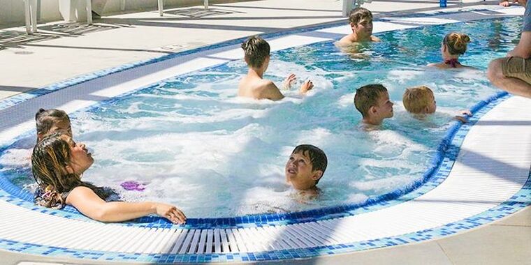 Swimming pools can cause HPV infection.